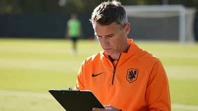 Bondscoach Xavi heeft specifieke en strenge criteria per positie voor spelers die een plek in de Oranje-selectie willen...